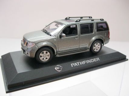 Nissan pathfinder diecast new arrivals