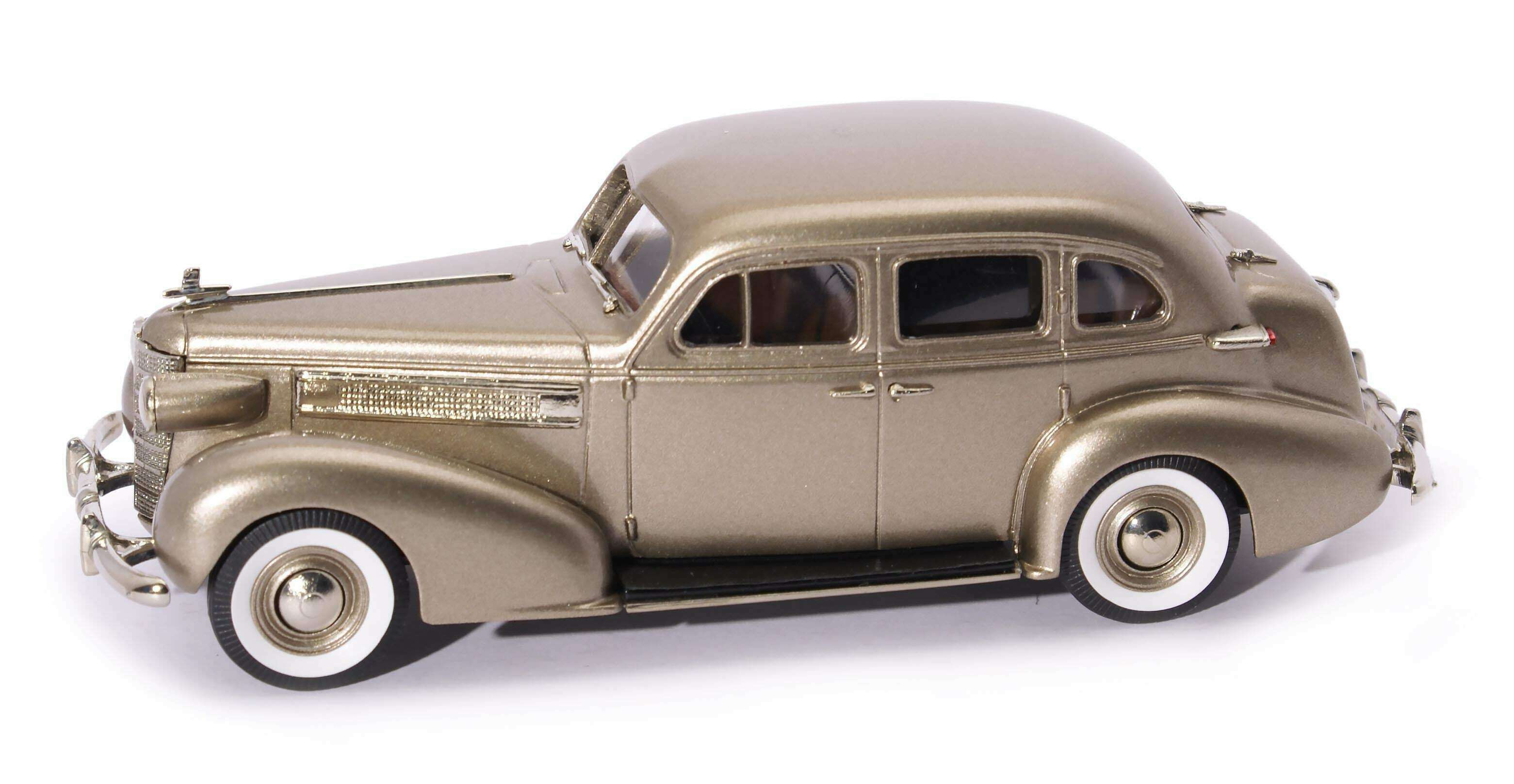 1937 Oldsmobile L-37 Touring Sedan | Model Cars | hobbyDB