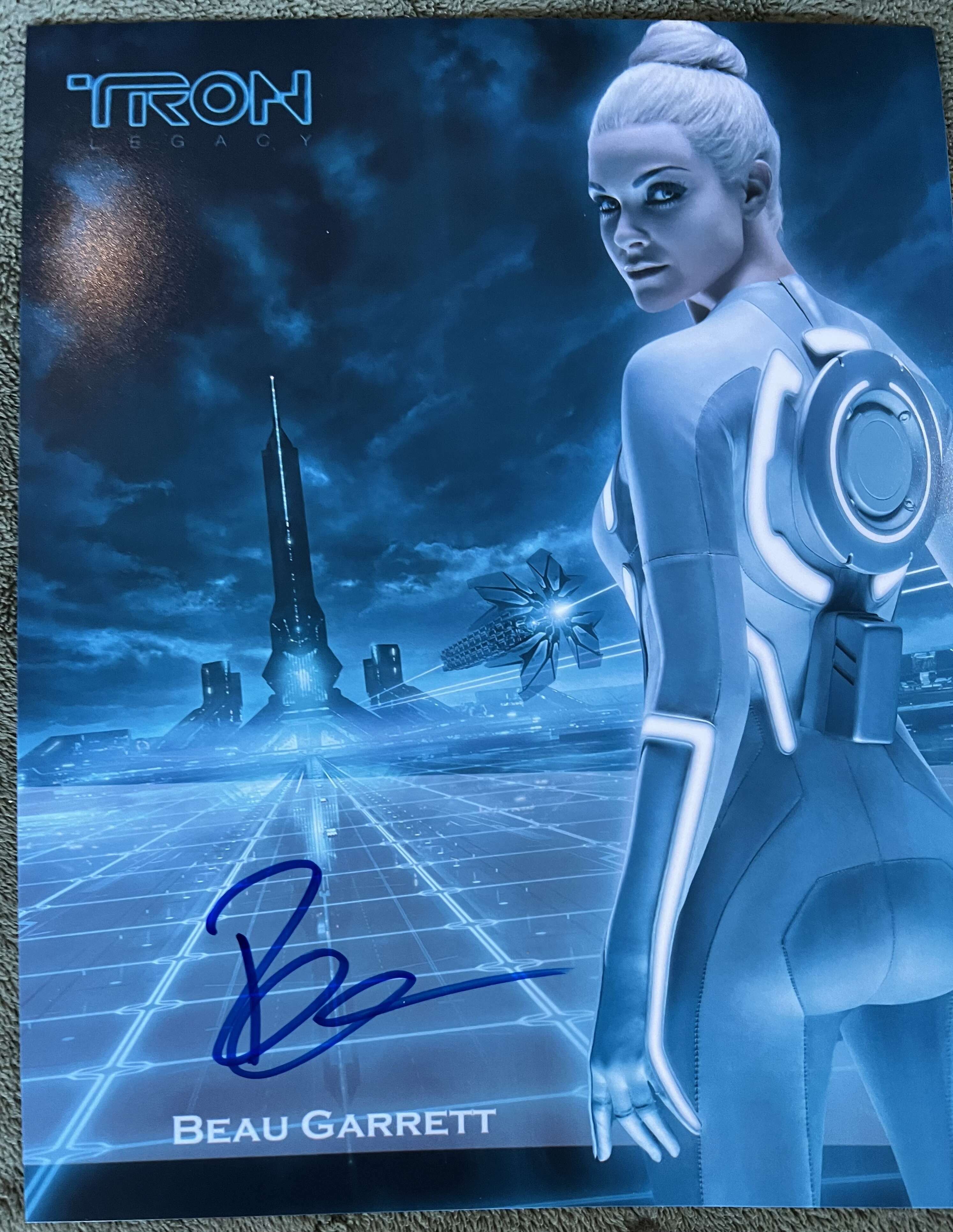 海外最新 and Posters | Photo Autographed Garrett Beau Prints hobbyDB | サイン