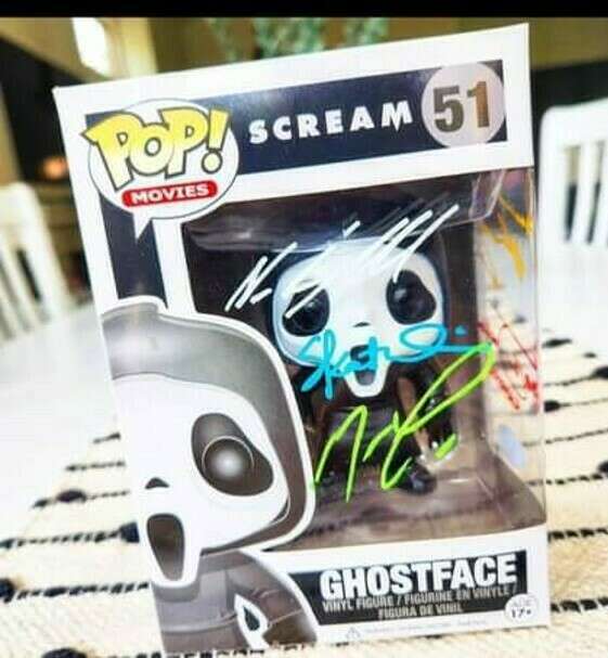 https://images.hobbydb.com/processed_uploads/catalog_item_photo/catalog_item_photo/image/1393818/Ghost_Face_Vinyl_Art_Toys_a263e10d-3525-453d-90e6-195c47c08574.jpg