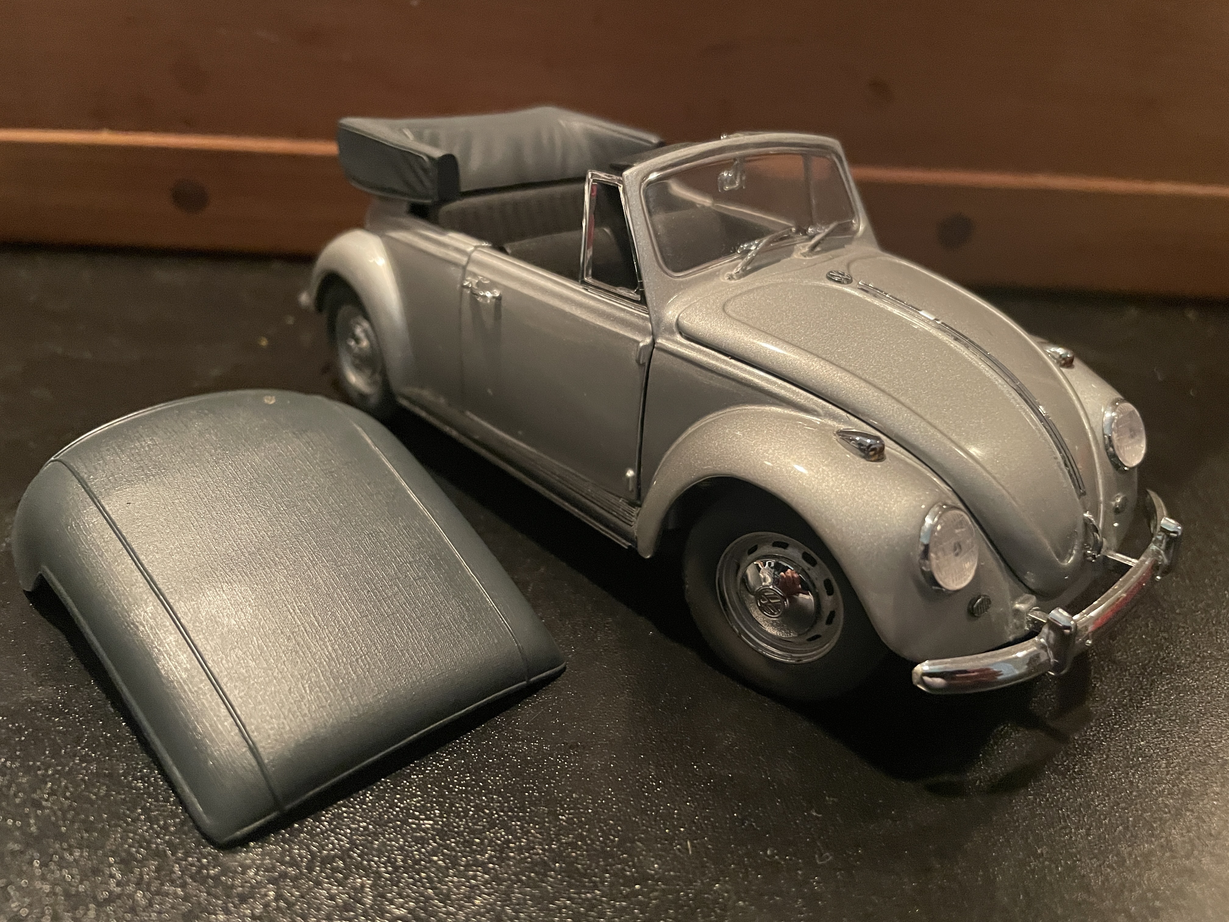 フランクリンミント1967 volkswagen cabriolet 1967 VOLKSWAGEN CABRIOLET FRANKLIN MINT DIE CAST 1:24 RED