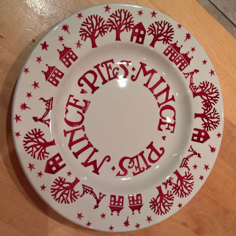 Christmas Town 'Mince Pies' Plate - Emma Bridgewater | Ceramics | hobbyDB