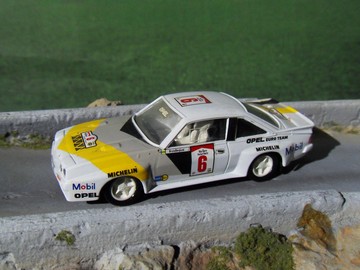 Rauno Aaltonen 1/43 Scale IXO RAC251 Opel Manta 400 2nd Safari Rally 1984