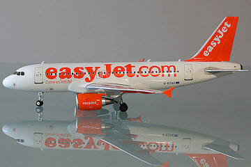 1:400 A319-111 easyJet 55567 Dragon airplane model 