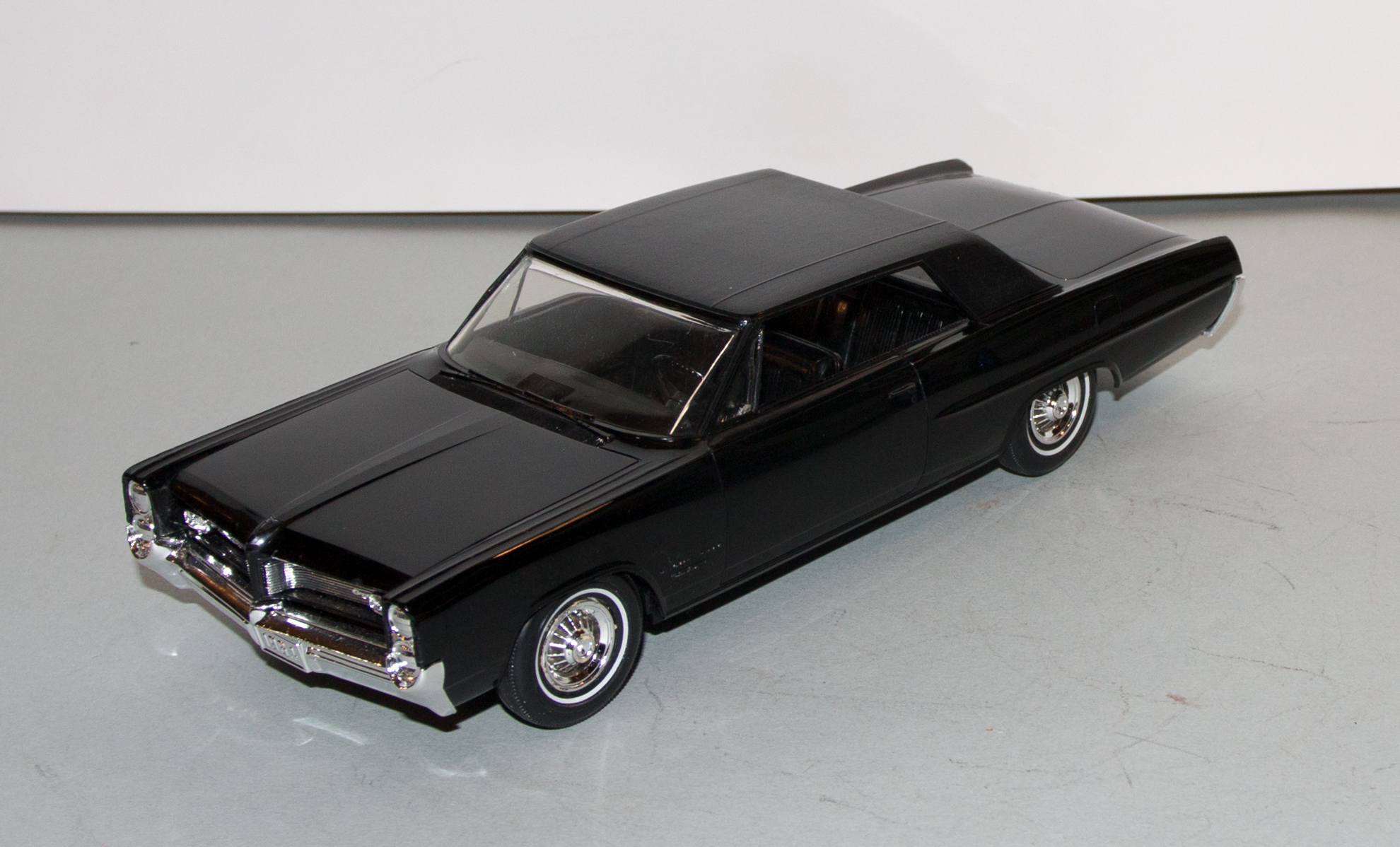 1964 Pontiac Grand Prix Hardtop Promo Model Car | Model Cars | hobbyDB