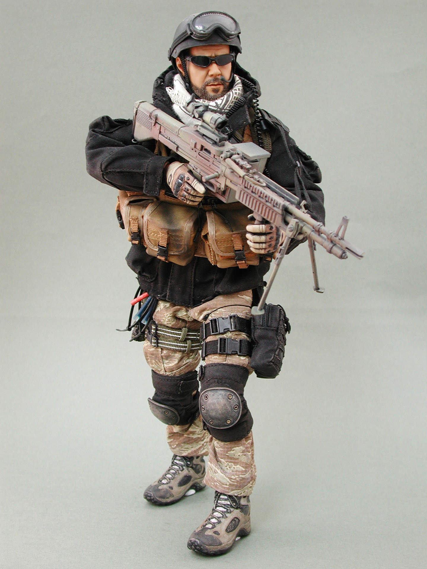 U.S. NSW Forces Desert Ops MK43 Mod 1 Gunner (Tiger Stripe BDUs 