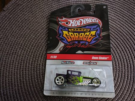 Hot wheels larry's garage bone shaker deals