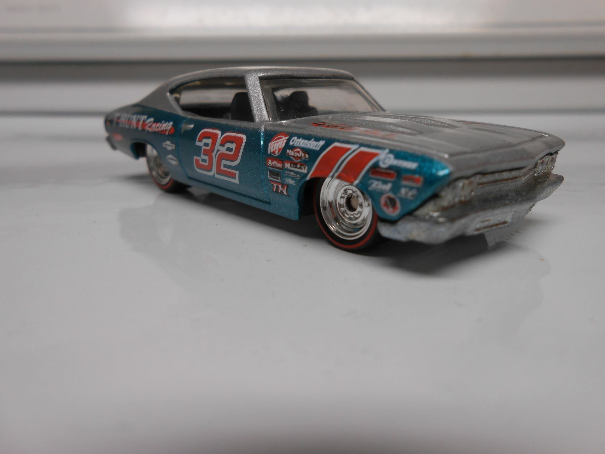 Hot wheels 69 chevelle ss 396 treasure hunt top