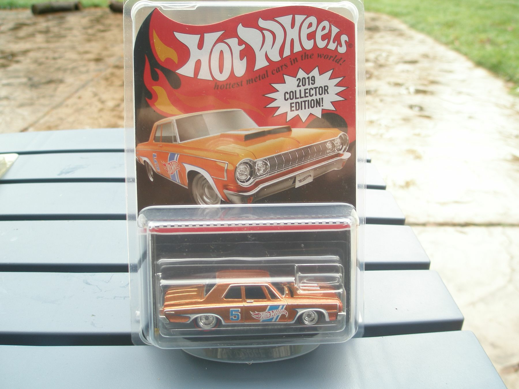 Hot wheels top 64 dodge 330