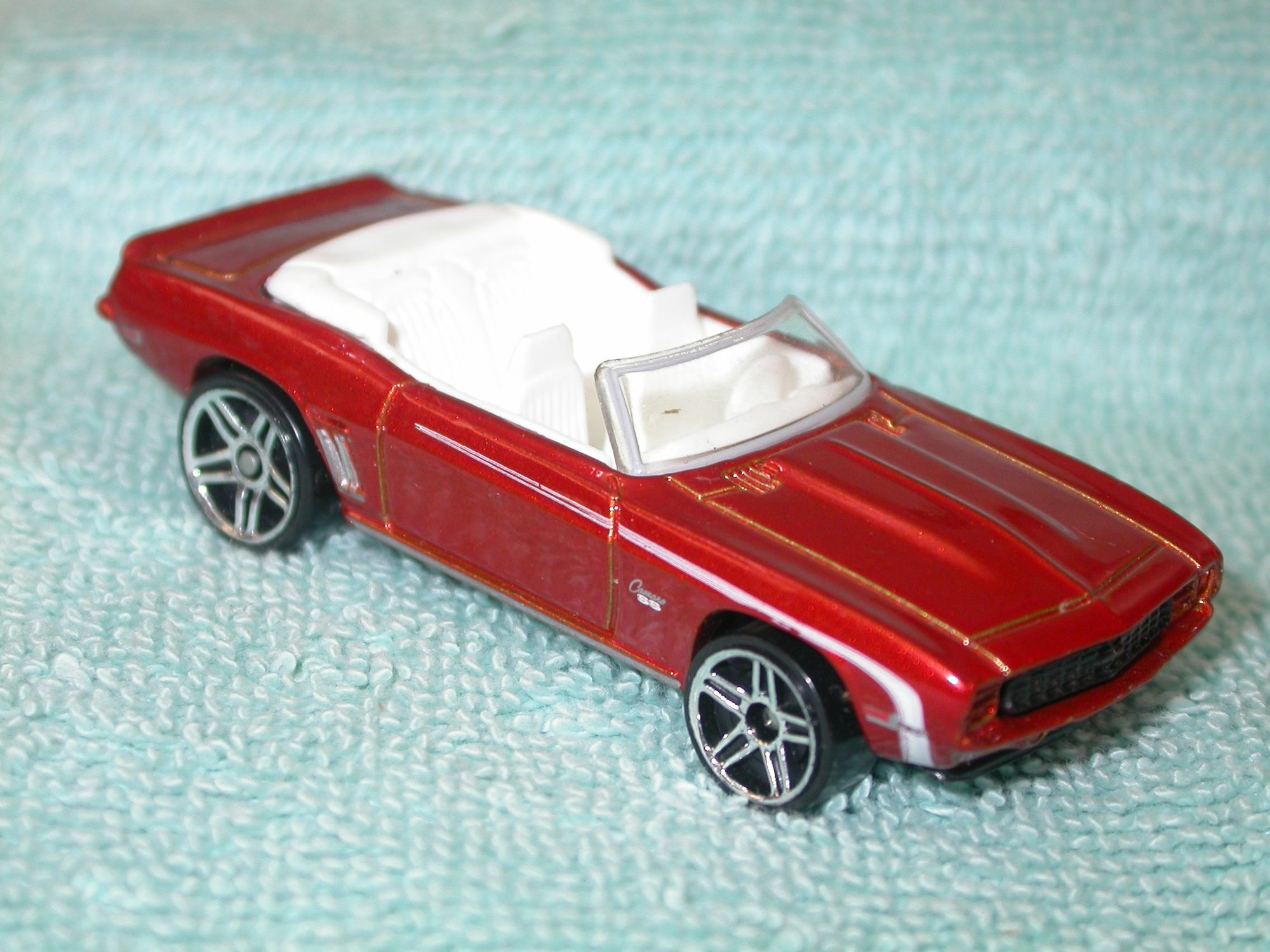 Hot wheels 69 sale camaro tm gm