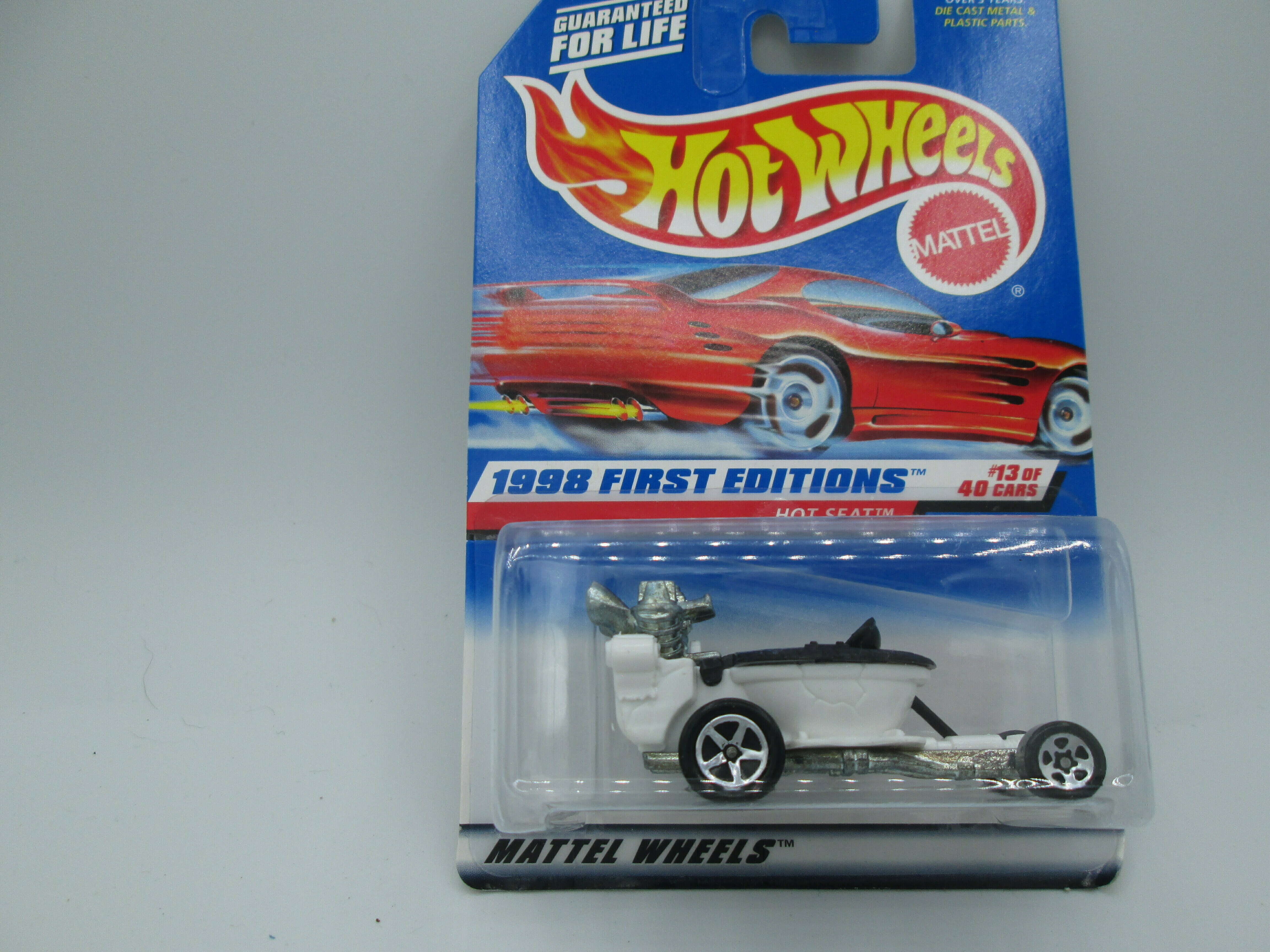 HOT WHEELS HOT SEAT WHITE 5SP 1998 FIRST EDITIONS 13 40 RED