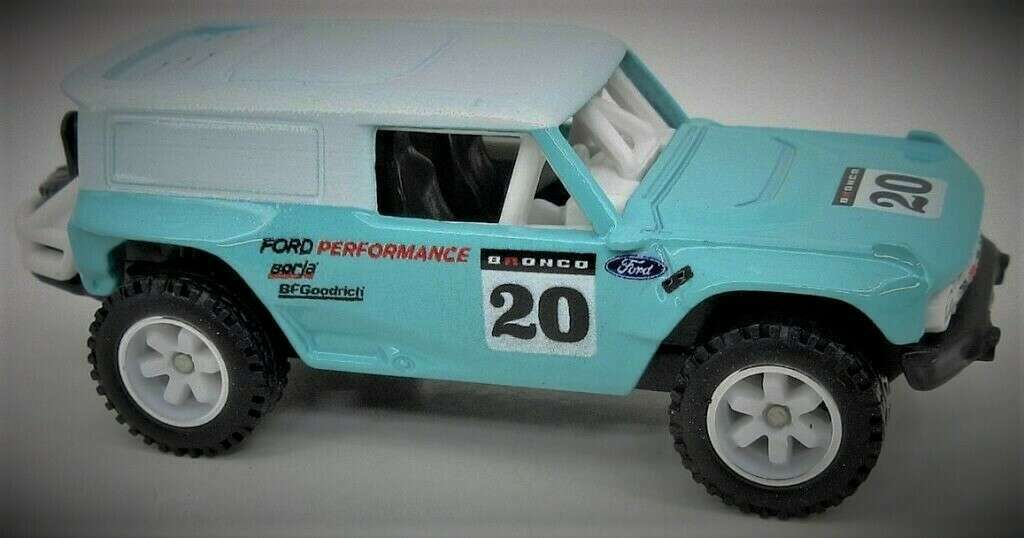 Ford Bronco R / 2022 Hot Wheels / Car Culture / American Scene (3