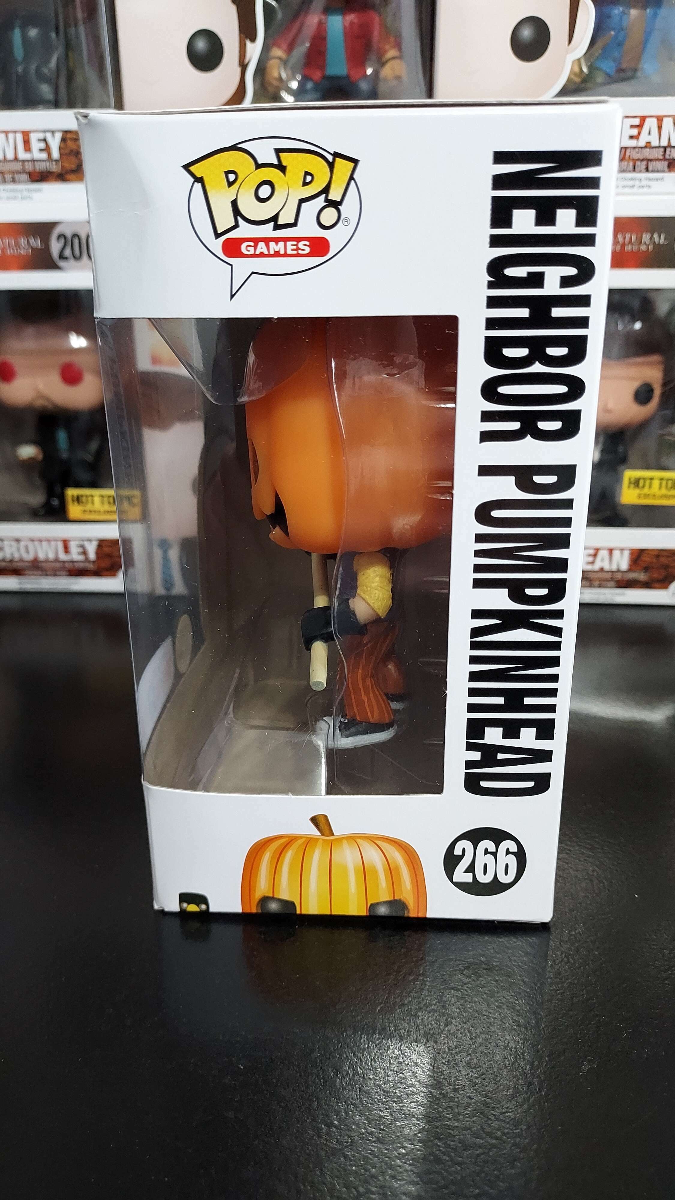 Neighbor Pumpkinhead Glow in the Dark Model Pack Rat
