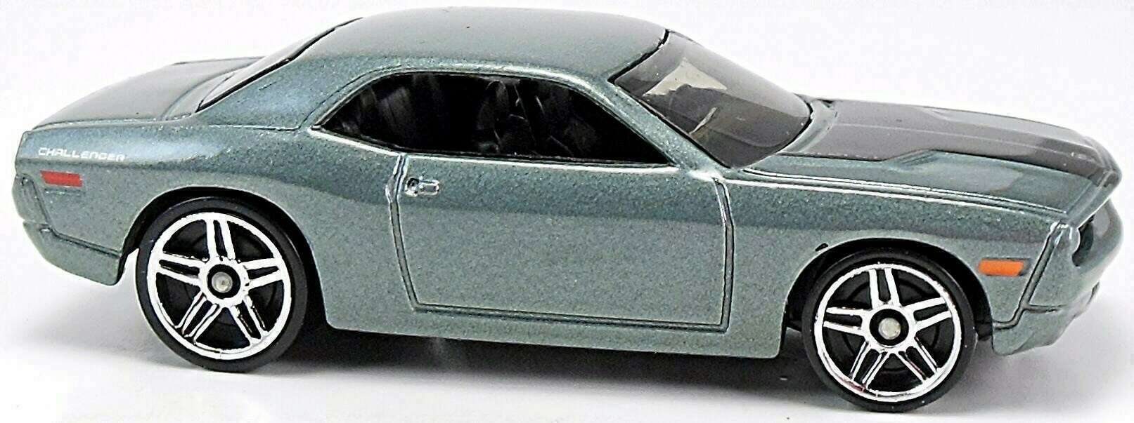 Hot wheels best sale dodge challenger concept