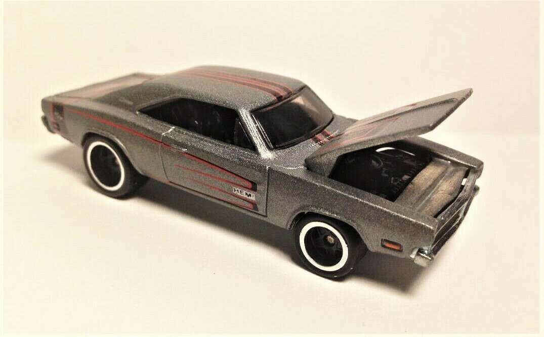 69 Charger 2010 Hot Wheels Garage Series Phil s Garage 14 39 CHASE CAR LOOSE The Toy Peddler