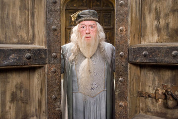 professor-albus-dumbledore-character